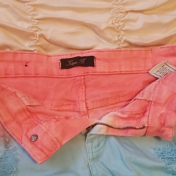 Shorts - Picture 2 of 5